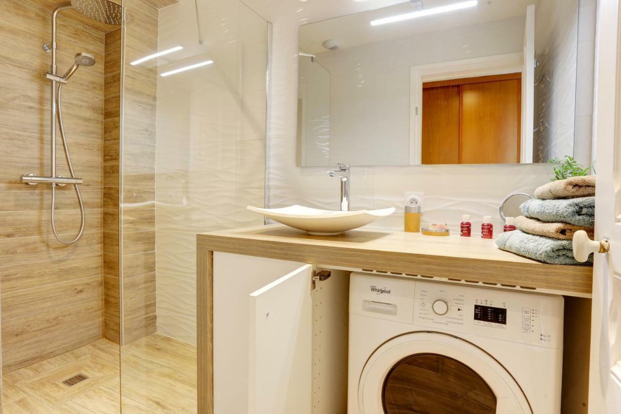 L'Amandine ,45 M2 Terrasse Et Garage Centre Ville Сен-Рафаэль Экстерьер фото