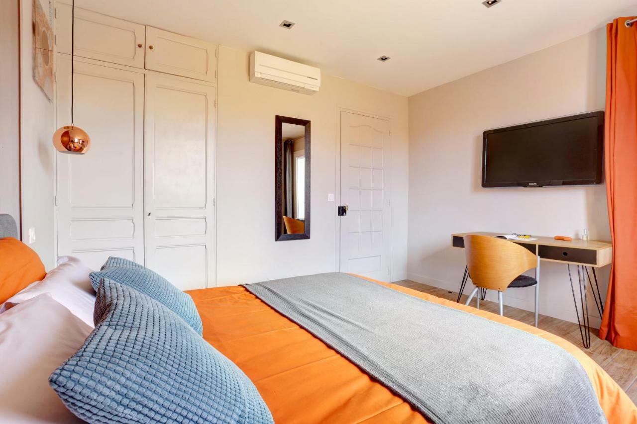L'Amandine ,45 M2 Terrasse Et Garage Centre Ville Сен-Рафаэль Экстерьер фото